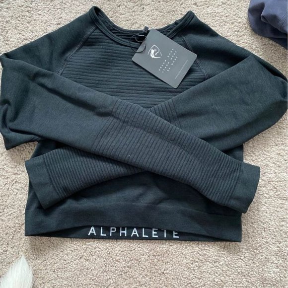 Alphalete Tops - Alphalete Crop Long Sleeve